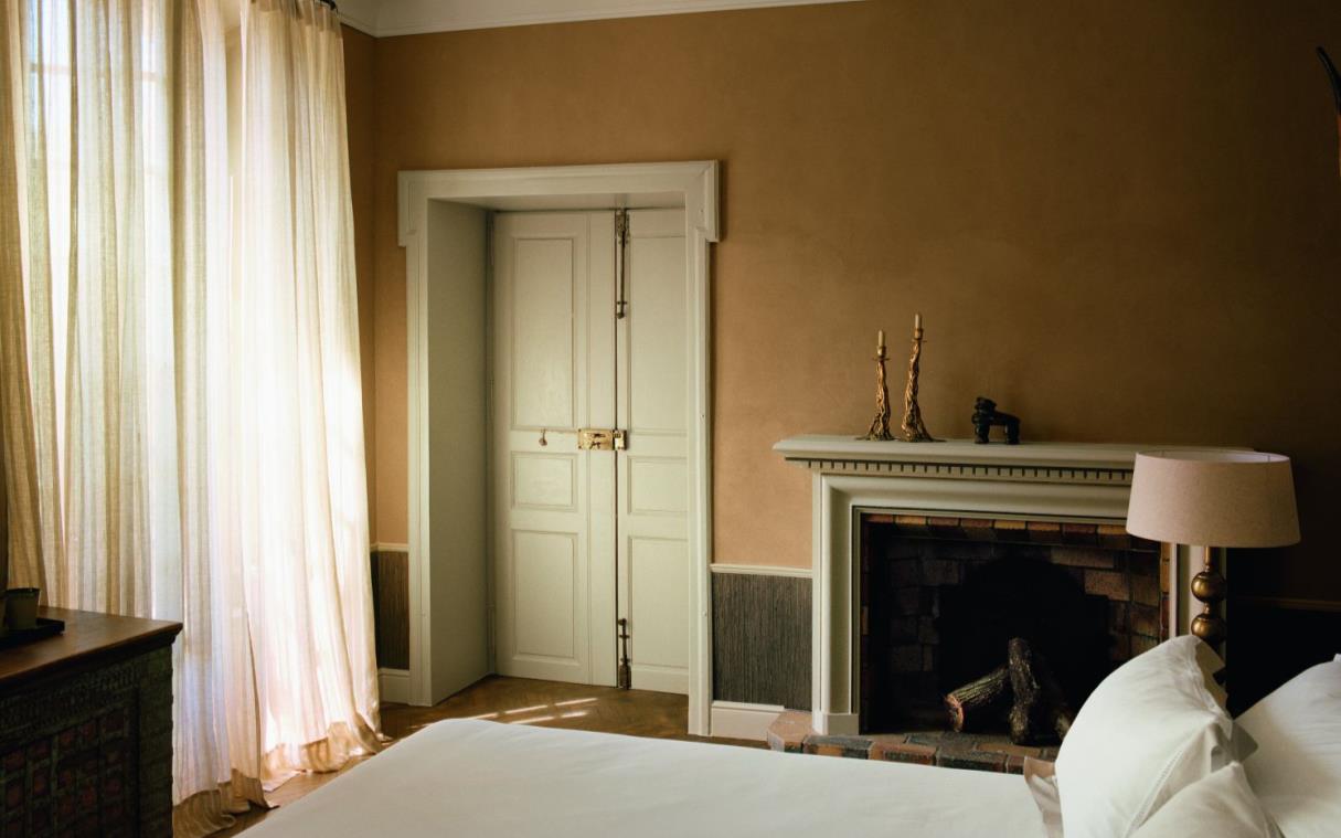 villa-baux-provence-luxury-historic-pool-mas-de-chabran-bed (2).jpg