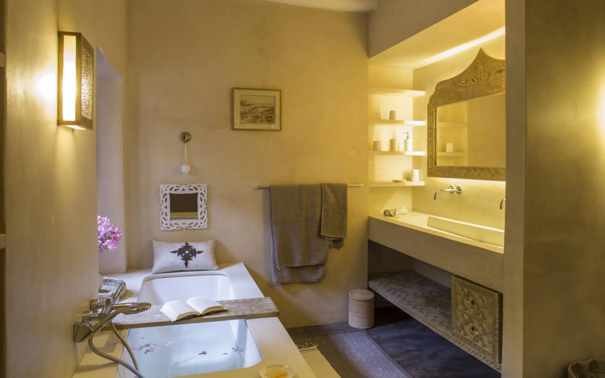 villa-marrakesh-morocco-africa-luxury-quirky-pool-dar-el-sadaka-bath (3).jpg