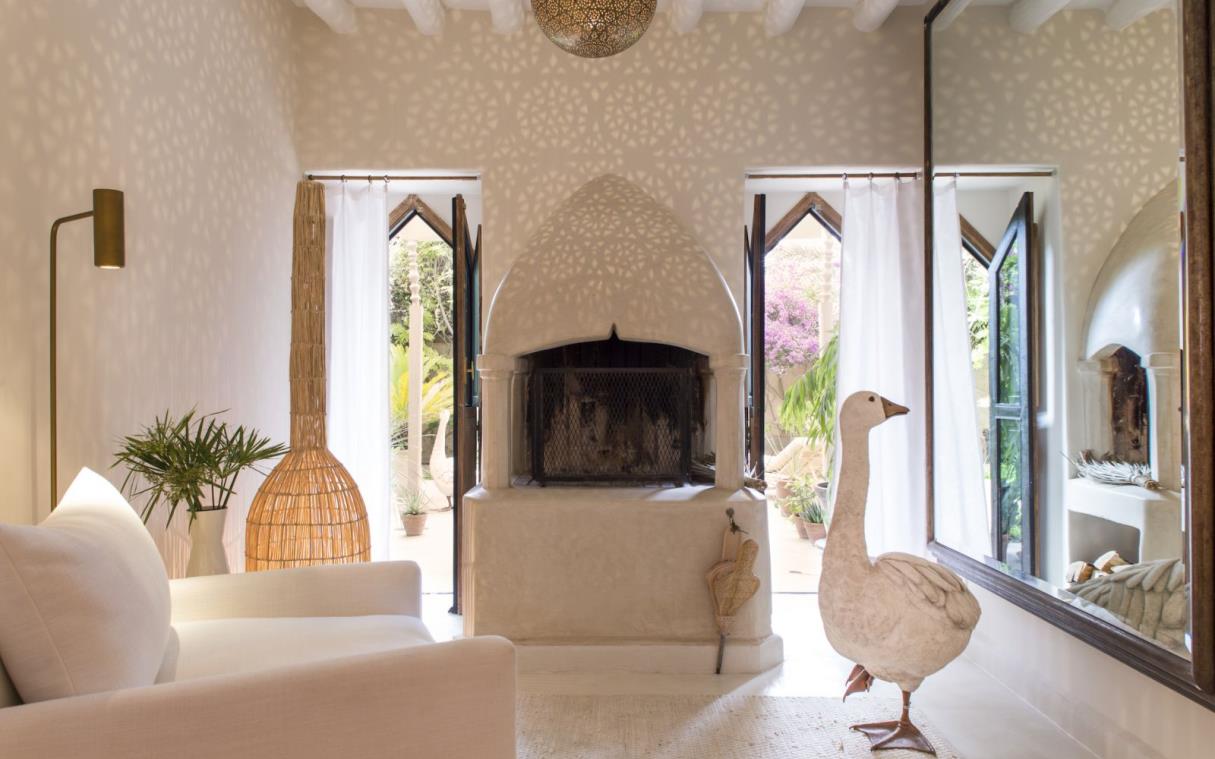 villa-marrakesh-morocco-africa-luxury-quirky-pool-dar-el-sadaka-bed (4).jpg