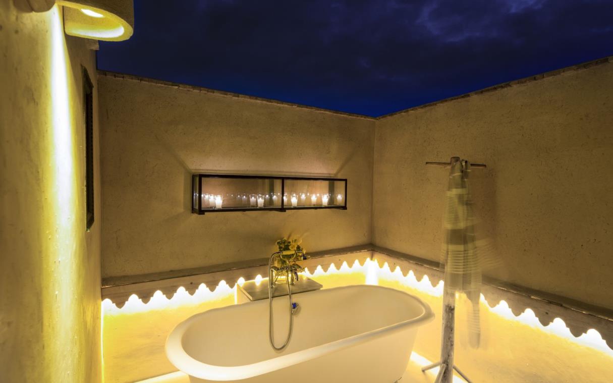 villa-marrakesh-morocco-africa-luxury-quirky-pool-dar-el-sadaka-bath (9).jpg