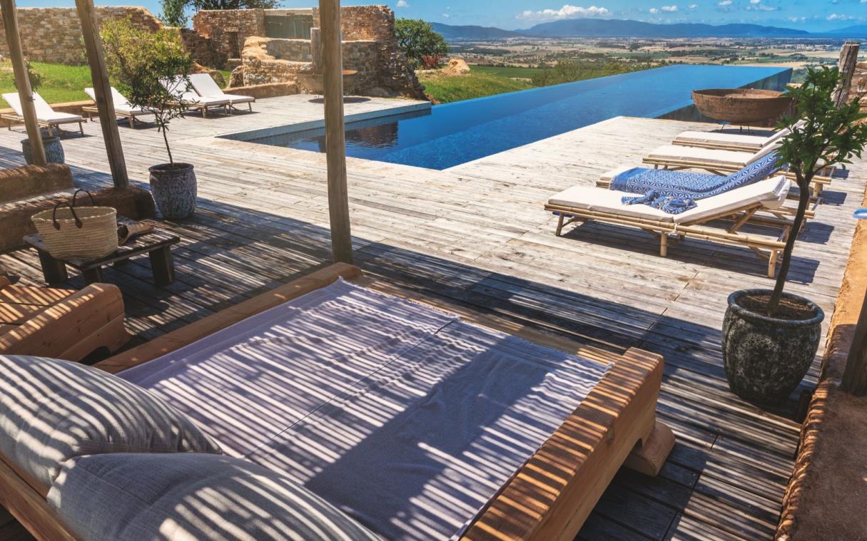 villa-maremma-tuscany-italy-countryside-luxury-pool-argentaia-swim.jpg