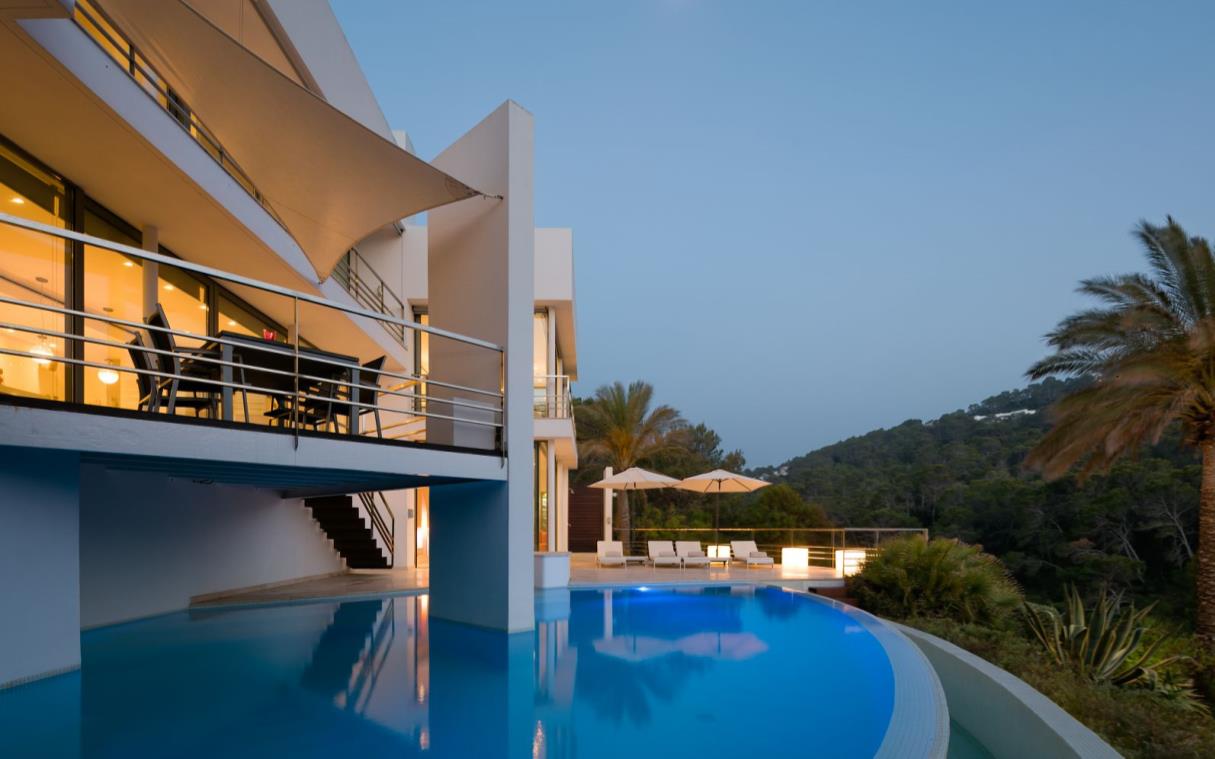villa-ibiza-calla-vadella-spain-luxury-modern-seaviews-pepa-swim