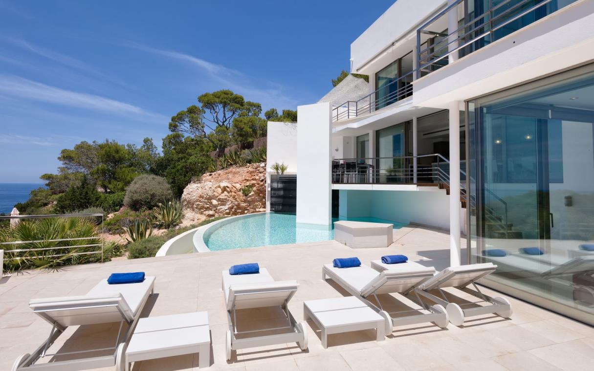 villa-ibiza-calla-vadella-spain-luxury-modern-seaviews-pepa-ter (10).jpg