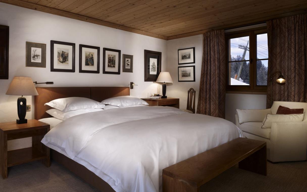 chalet-lech-austrian-alps-ski-luxury-aurelio-bed (2).jpg