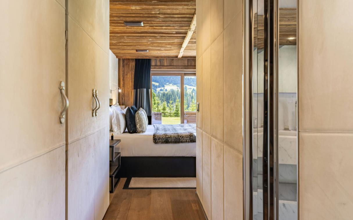 chalet-french-alps-france-luxury-pool-ultima-megeve-bed