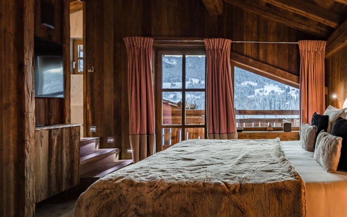 chalet-french-alps-france-luxury-pool-ultima-megeve-bed (3)