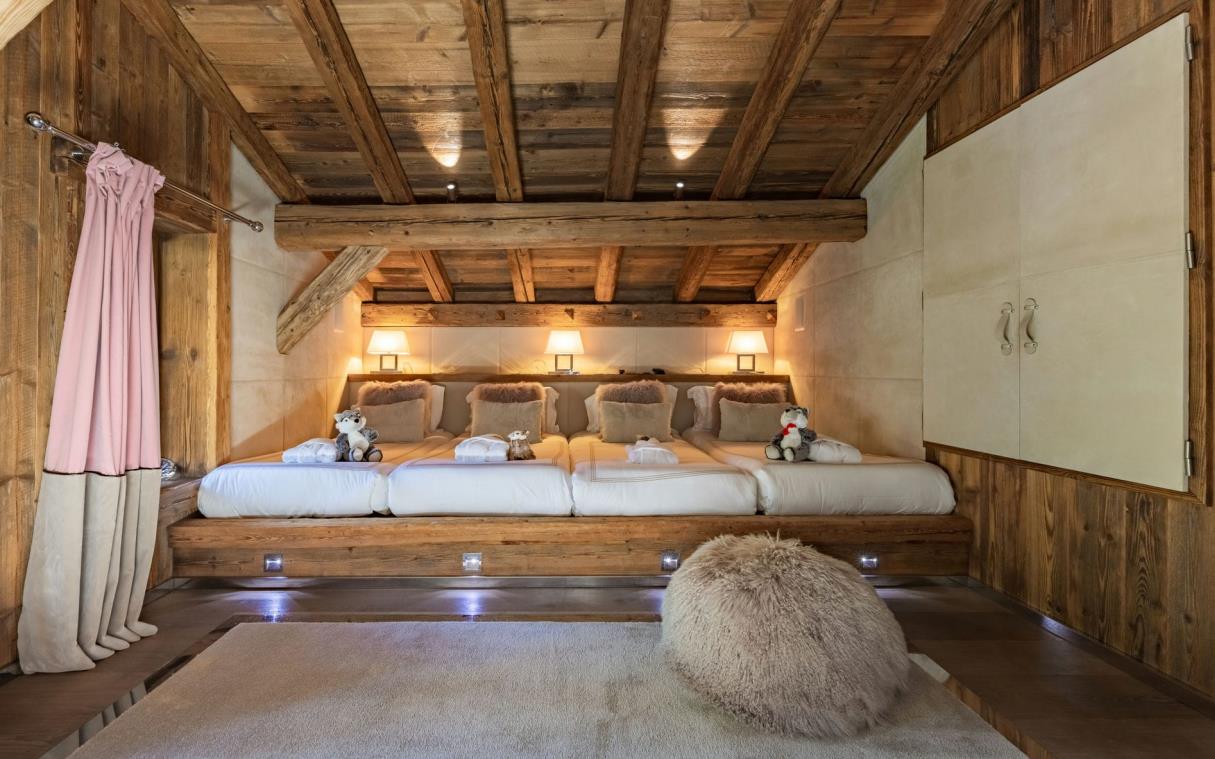 chalet-french-alps-france-luxury-pool-ultima-megeve-bed (1)