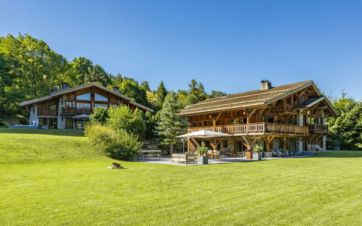 chalet-french-alps-france-luxury-pool-ultima-megeve-ext-sum (5)