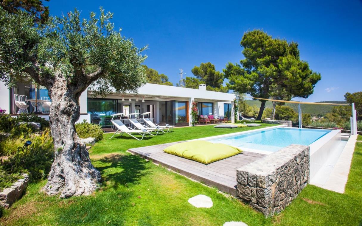 villa-ibiza-balearic-islands-spain-luxury-pool-canouch-COV.jpg