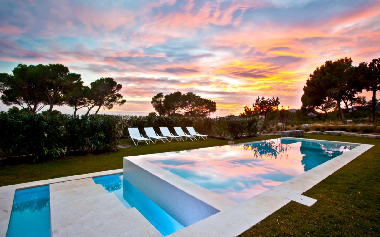 villa-ibiza-balearic-islands-spain-luxury-pool-canouch-swim (7).jpg