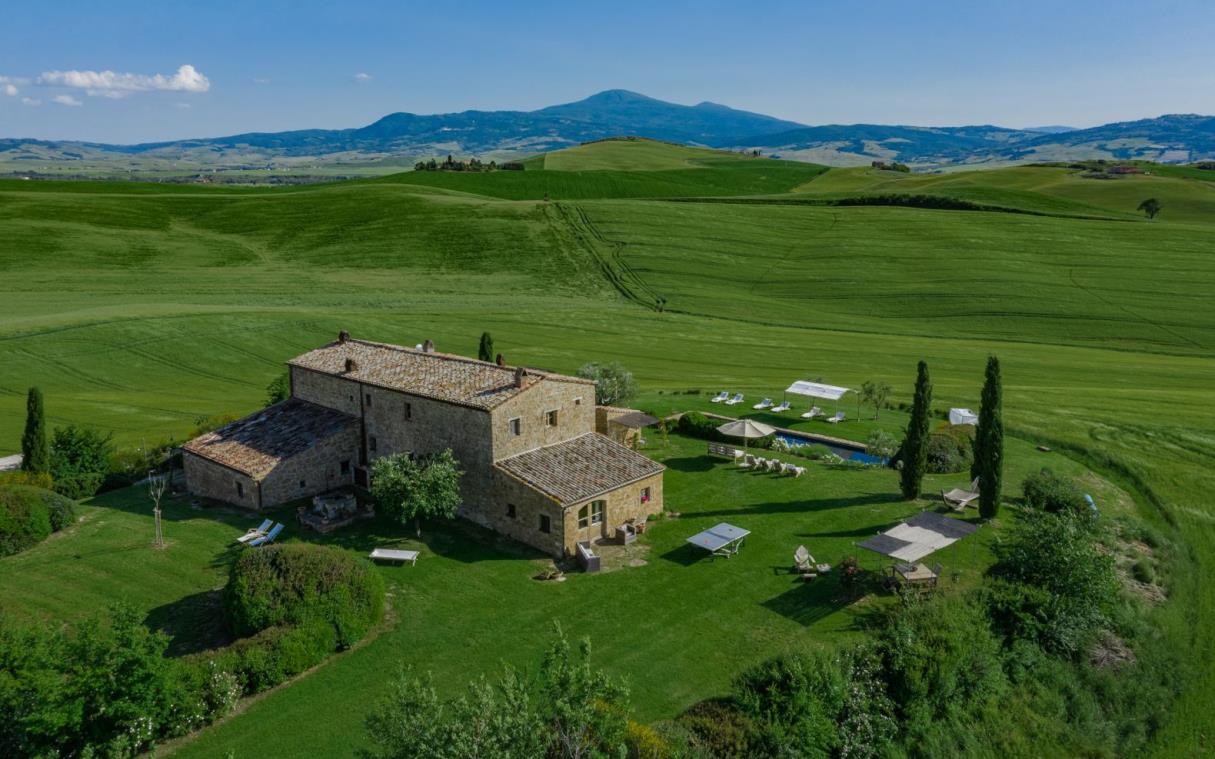 villa-pienza-siena-tuscany-italy-luxury-pool-romantica-aer (14).jpg