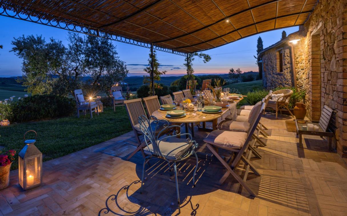 villa-pienza-siena-tuscany-italy-luxury-pool-romantica-out-din (1).jpg