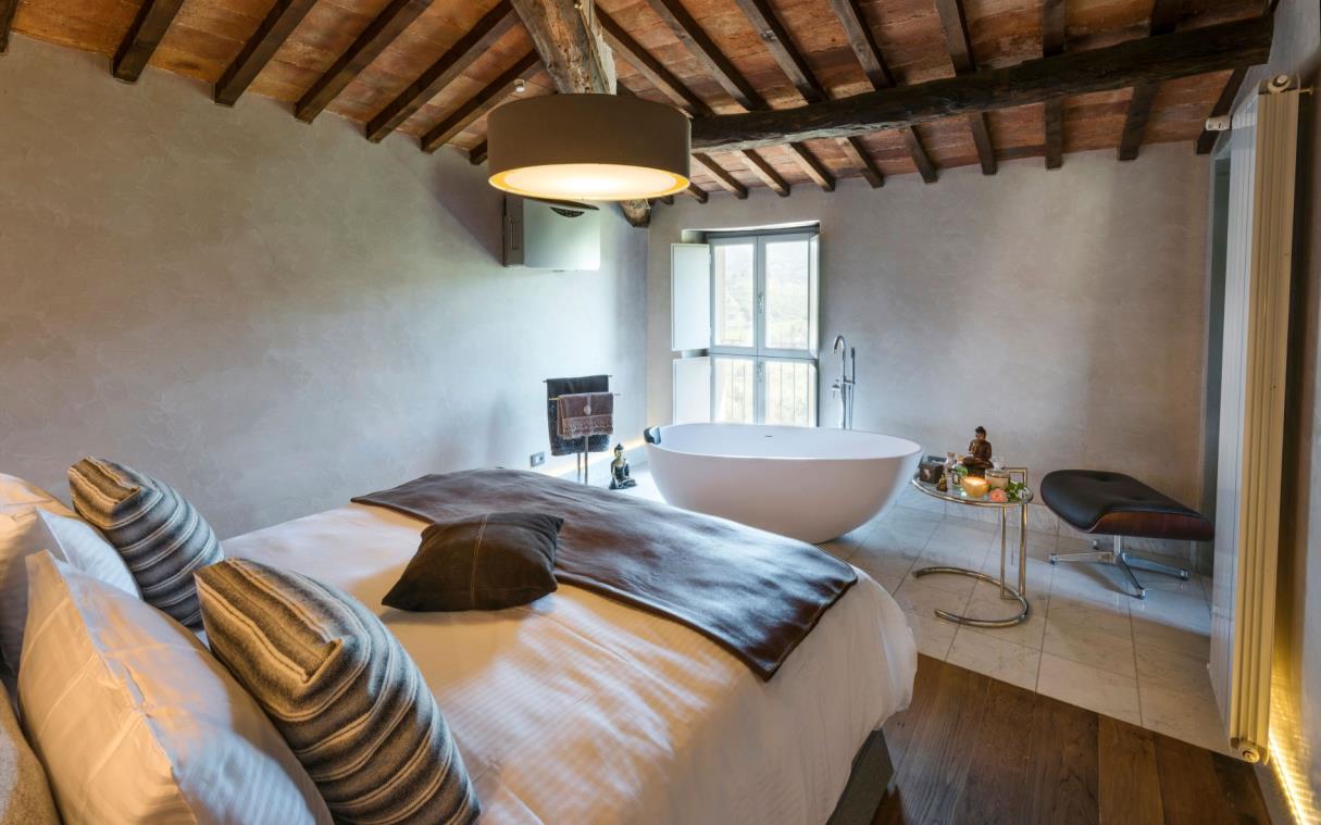 Villa Chianti Tuscany Italy Luxury Countryside Pool Vitigliano Bed