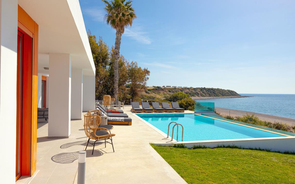 villa-rhodes-dodecanese-islands-greece-beachfront-pool-seven-swim (2)