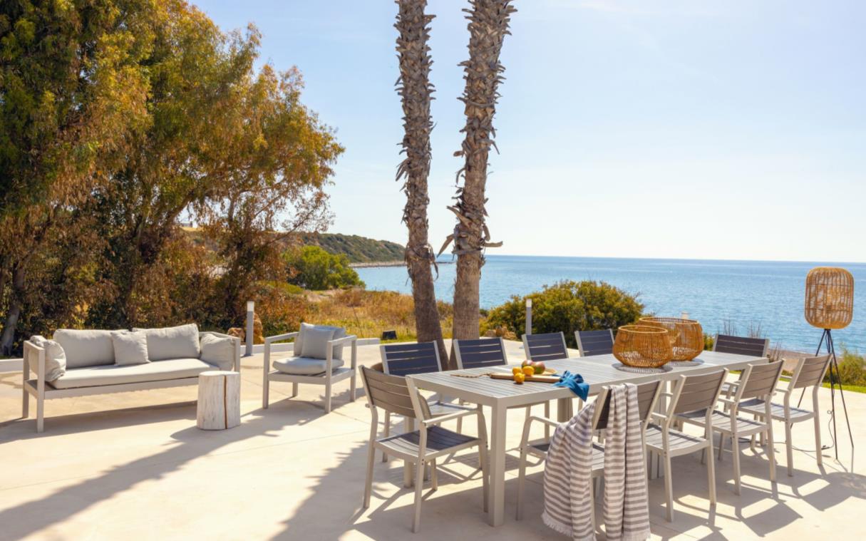 villa-rhodes-dodecanese-islands-greece-beachfront-pool-seven-out-din (3)