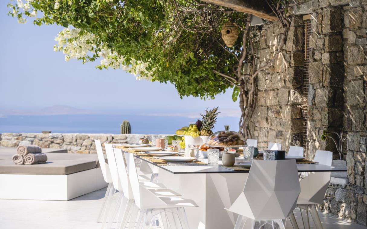 villa-mykonos-cyclades-greek-islands-greece-luxury-pool-fleur-de-sel-out-din (8)